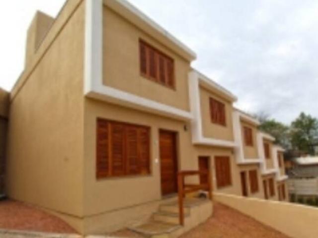#21 - Casa para Venda em Porto Alegre - RS - 1