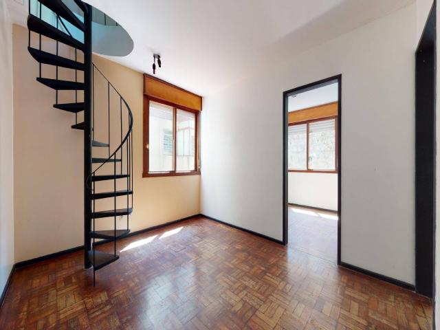 #120 - Apartamento para Venda em Porto Alegre - RS - 2